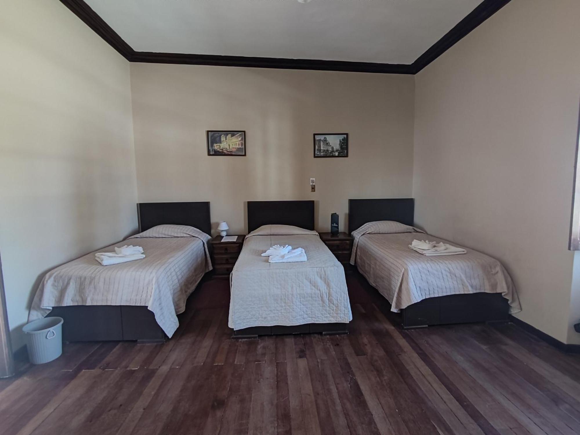 La Culta Hostal & Centro Cultural Hotel Sucre Bagian luar foto